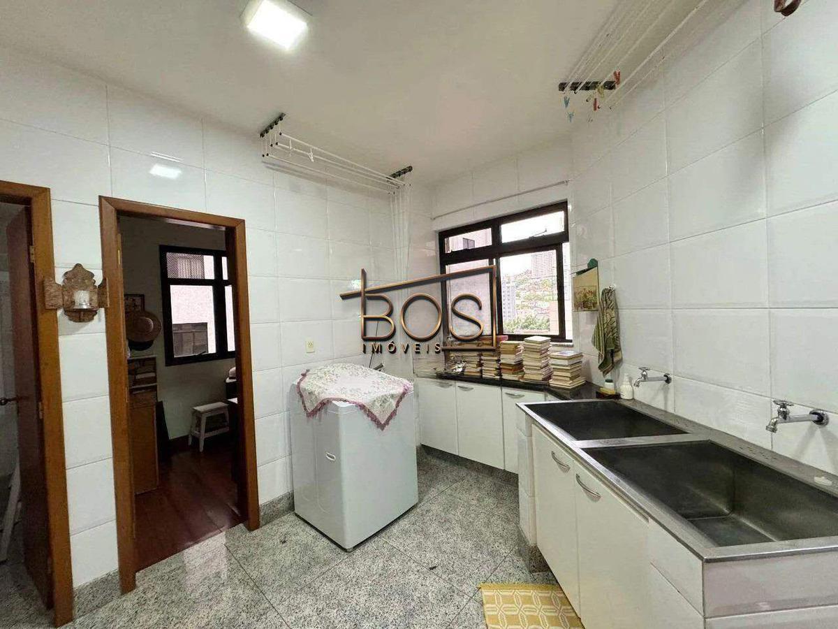 Apartamento, Funcionários, 4 Quartos, 4 Vagas, 2 Suítes