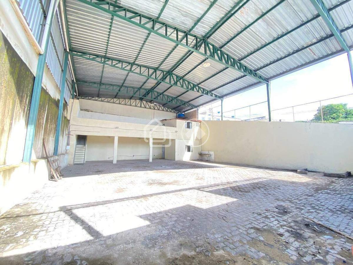 Galpão, Padre Eustáquio