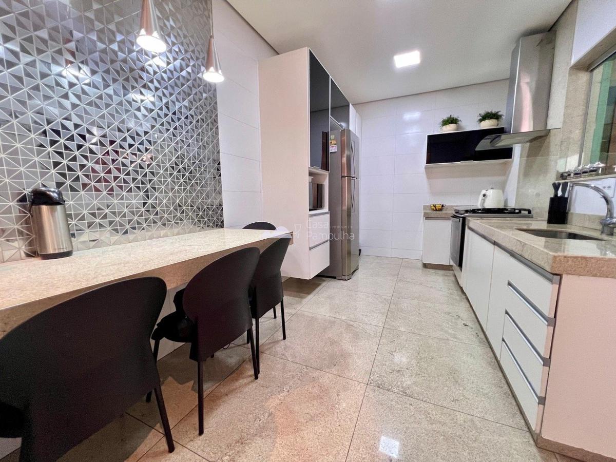 Casa, Planalto, 4 Quartos, 4 Vagas, 1 Suíte