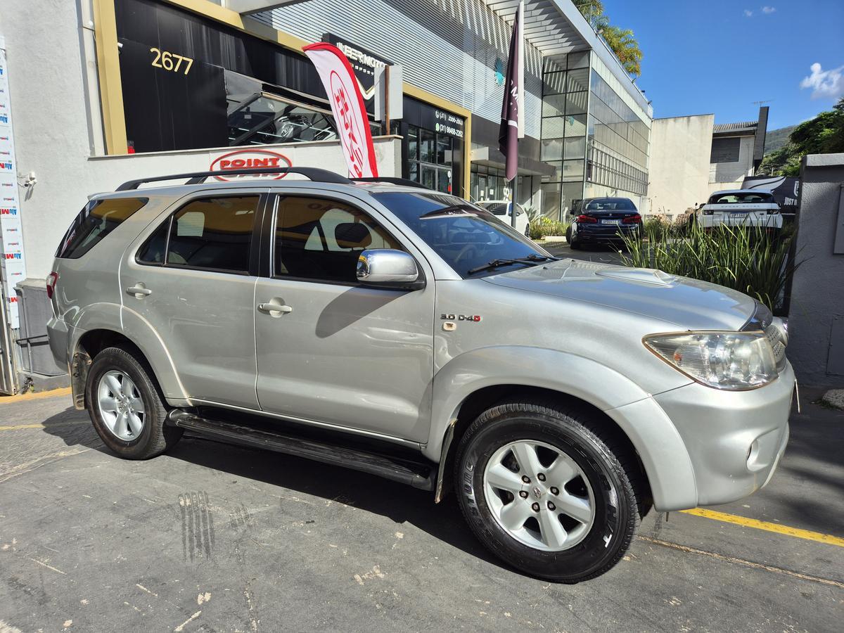 Toyota Hilux Sw4 Srv D4-d 4x4 3.0 Tdi Dies. Aut