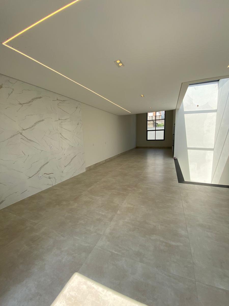 Casa, Santa Luiza, 4 Quartos, 6 Vagas, 2 Suítes