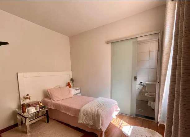 Apartamento, Sagrada Família, 2 Quartos, 1 Vaga, 1 Suíte