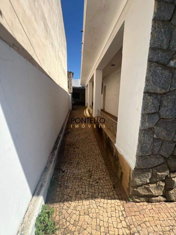 Casa, Centro, 4 Quartos, 2 Vagas, 1 Suíte