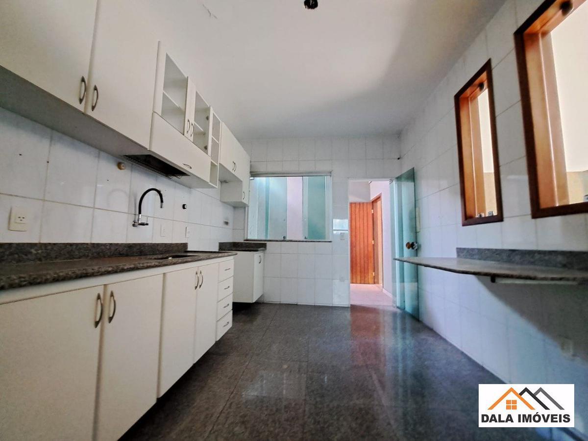 Casa, Santa Mônica, 4 Quartos, 5 Vagas, 2 Suítes