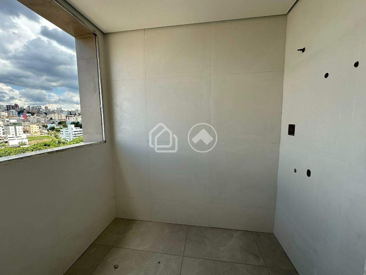 Área Privativa, Jardim América, 3 Quartos, 2 Vagas, 1 Suíte
