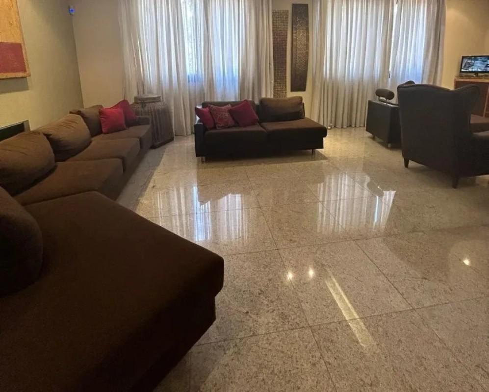 Casa, Centro, 4 Quartos, 5 Vagas, 1 Suíte