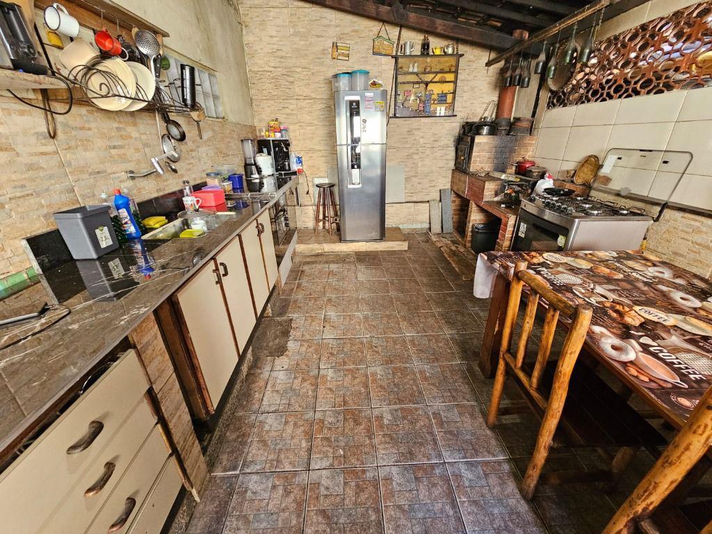 Casa, Esplanada, 3 Quartos, 5 Vagas, 1 Suíte