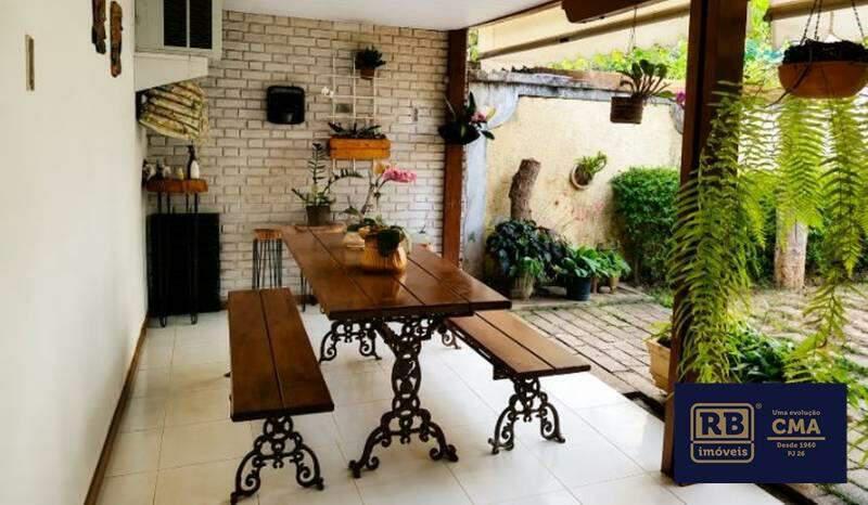 Casa, Luxemburgo, 5 Quartos, 4 Vagas, 2 Suítes