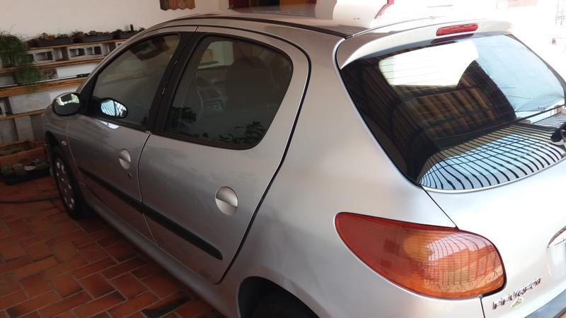 Peugeot 206 Presence 1.4/ 1.4 Flex 8v 5p