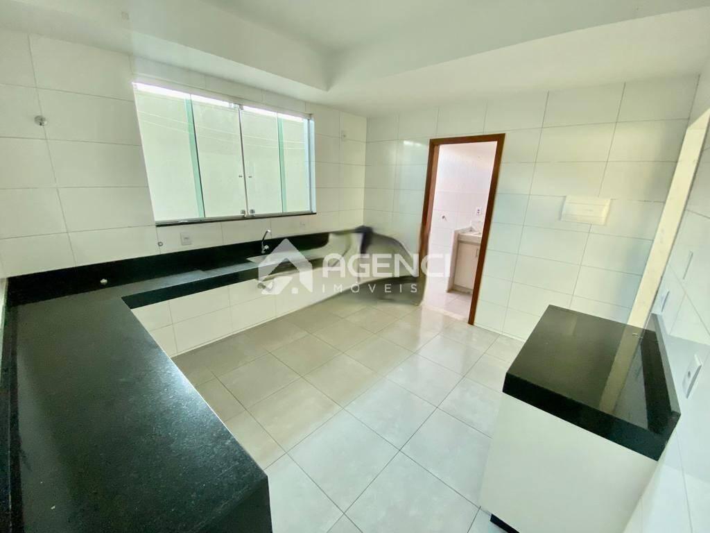 Casa, Cabral, 3 Quartos, 0 Vaga, 1 Suíte