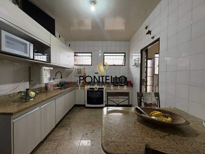 Casa, Dona Clara, 3 Quartos, 4 Vagas, 1 Suíte