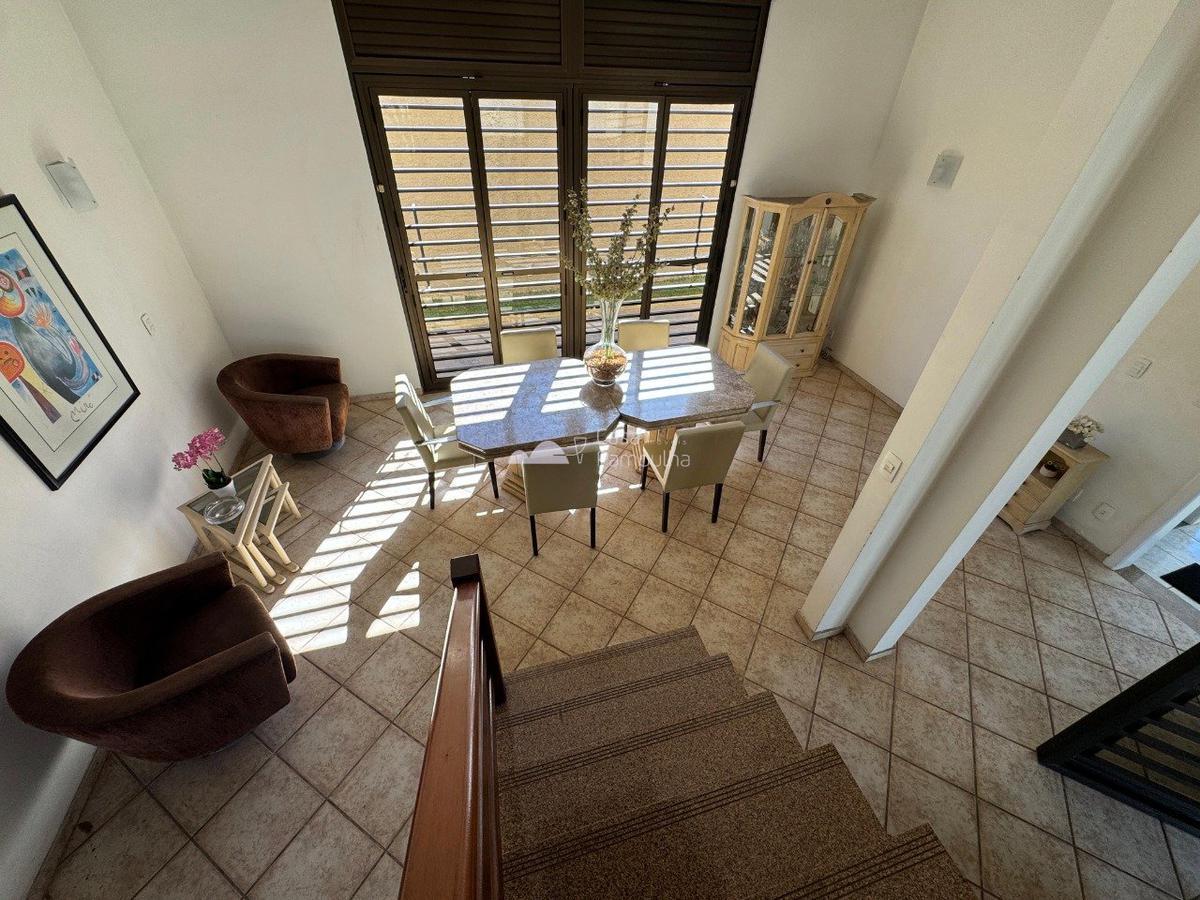 Casa, Trevo, 3 Quartos, 10 Vagas, 3 Suítes