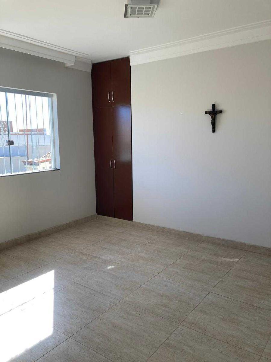 Casa, Centro, 4 Quartos, 6 Vagas, 1 Suíte