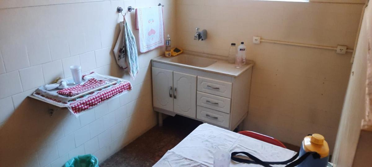 Casa Comercial, Floresta, 2 Quartos, 2 Vagas