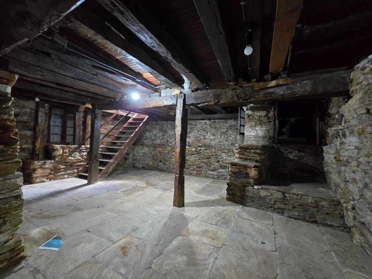 Casa, Centro, 5 Quartos, 0 Vaga