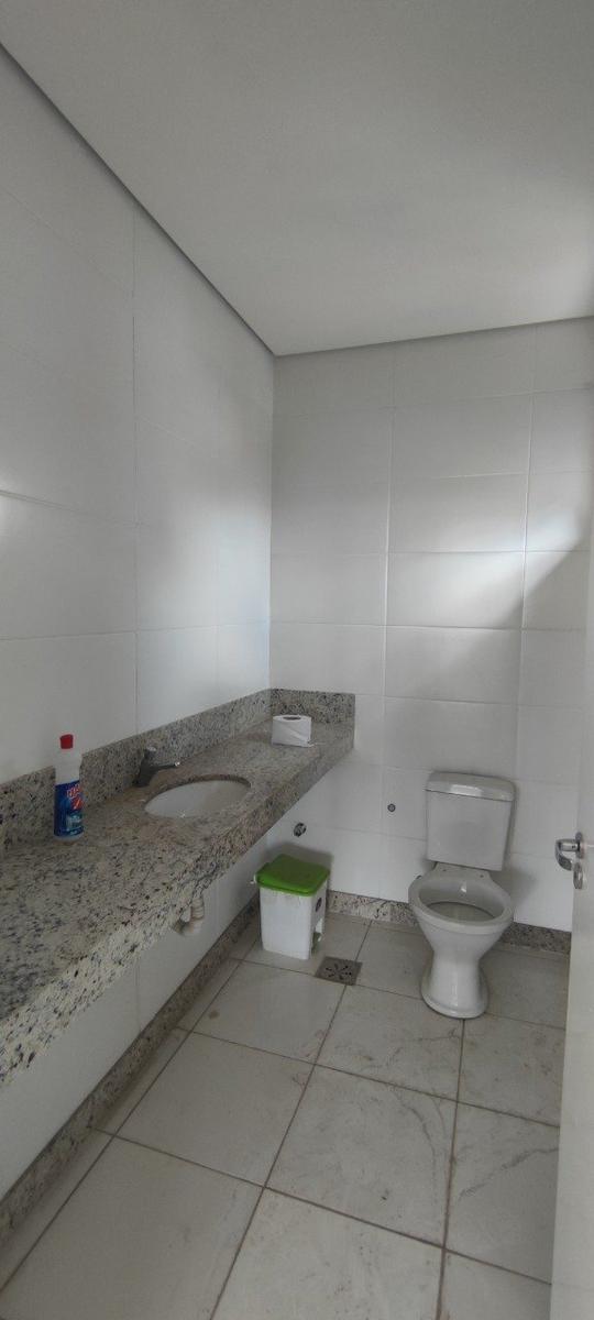 Andar, Centro, 0 Quarto, 2 Vagas