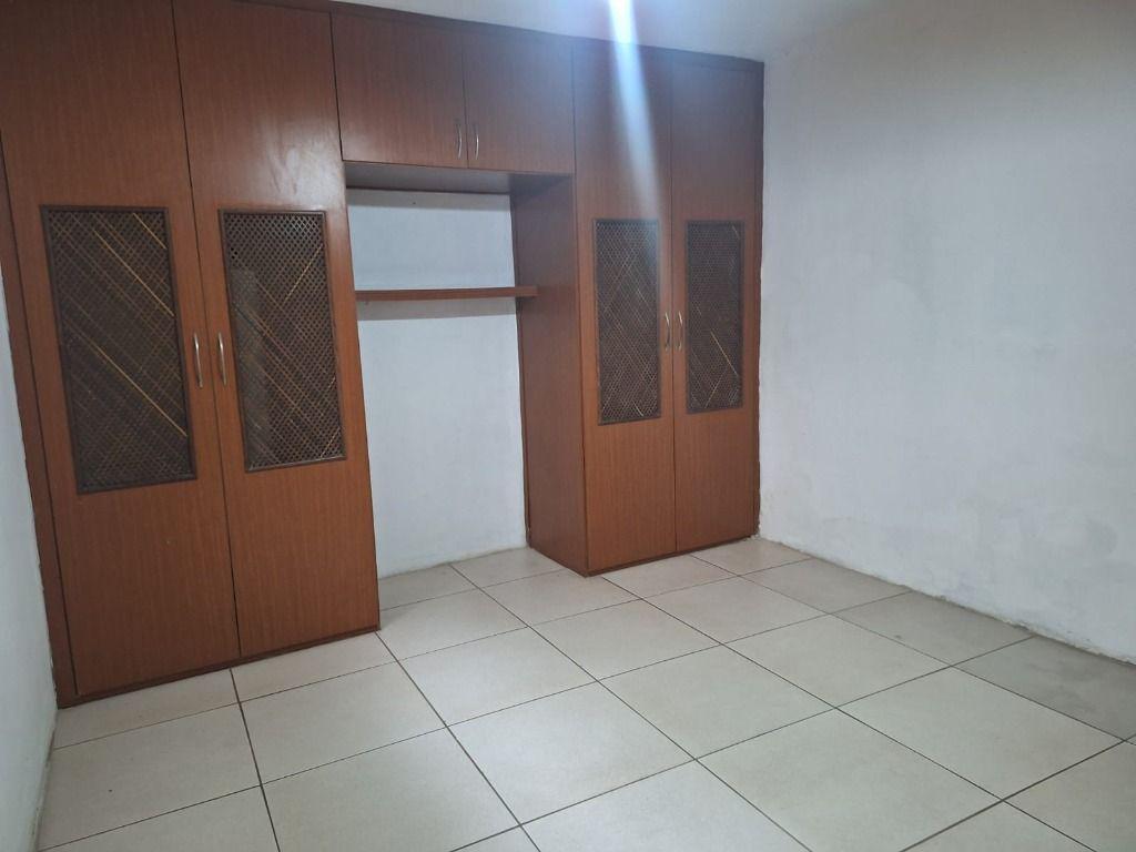 Casa, Centro, 2 Quartos, 5 Vagas, 1 Suíte