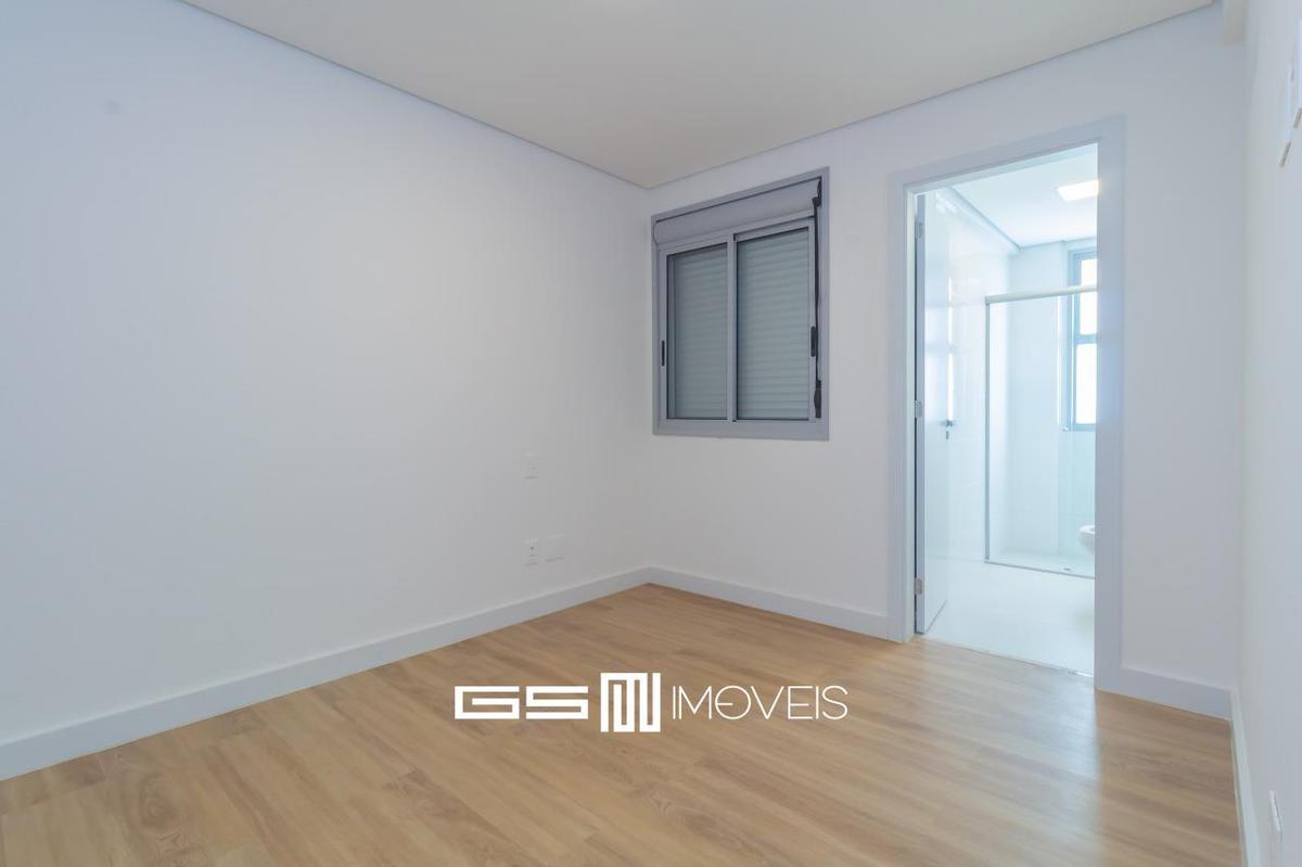 Apartamento, Sagrada Família, 3 Quartos, 2 Vagas, 1 Suíte