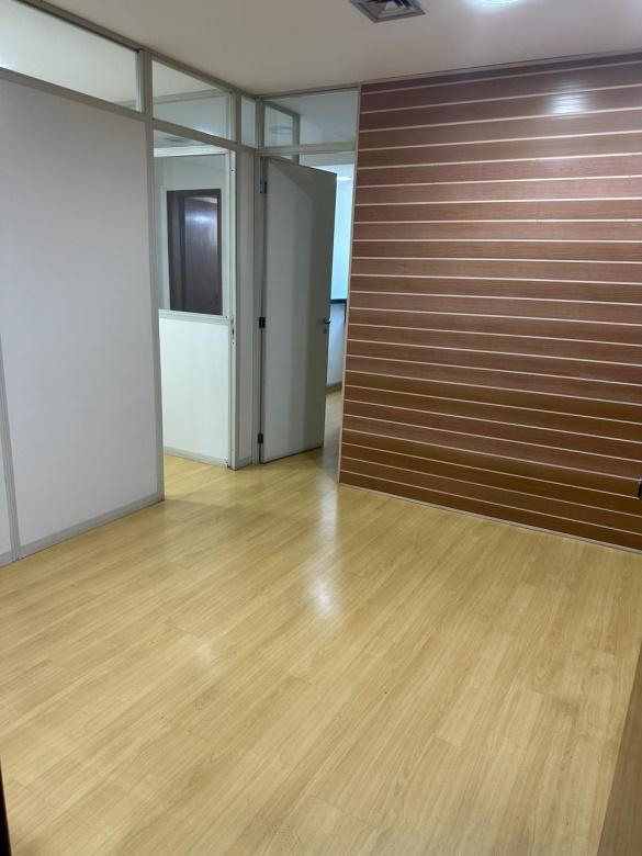 Sala, Funcionários, 1 Vaga