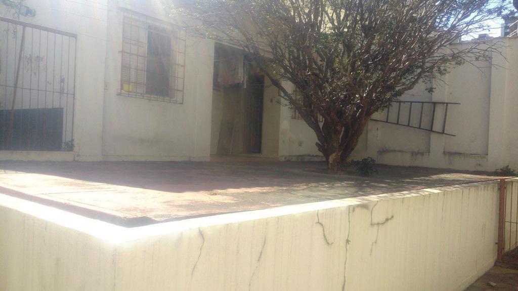 Casa Comercial, Gutierrez, 3 Quartos, 4 Vagas, 1 Suíte