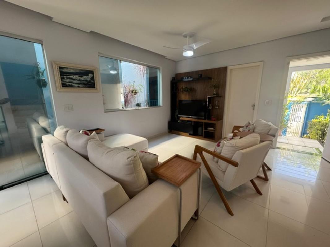 Casa, Castelo, 4 Quartos, 3 Vagas, 1 Suíte