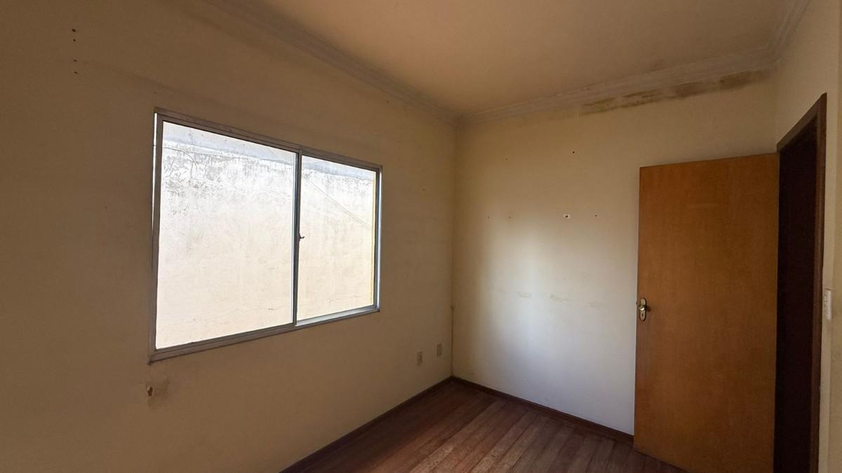 Casa, Arvoredo, 4 Quartos, 2 Vagas, 1 Suíte