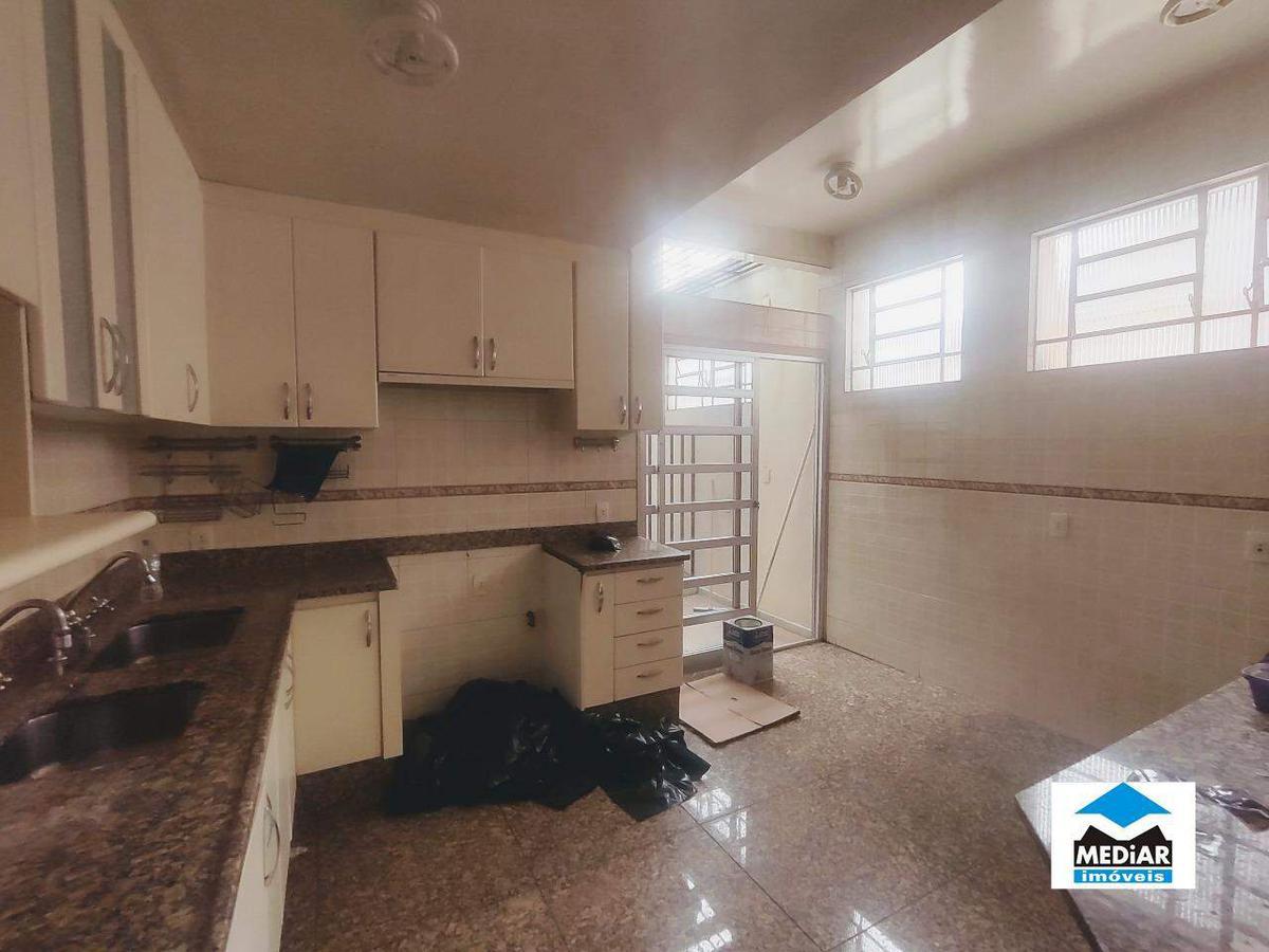 Casa, Colégio Batista, 6 Quartos, 4 Vagas, 2 Suítes