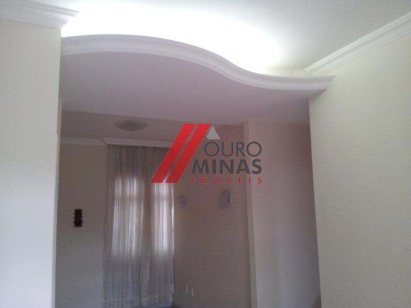 Apartamento, Sagrada Família, 2 Quartos, 1 Vaga, 1 Suíte