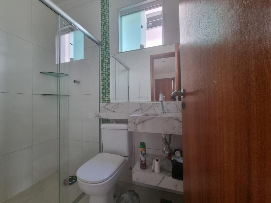 Casa, Europa, 3 Quartos, 2 Vagas, 1 Suíte