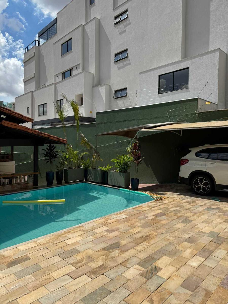 Casa, Sagrada Família, 6 Quartos, 2 Vagas, 2 Suítes
