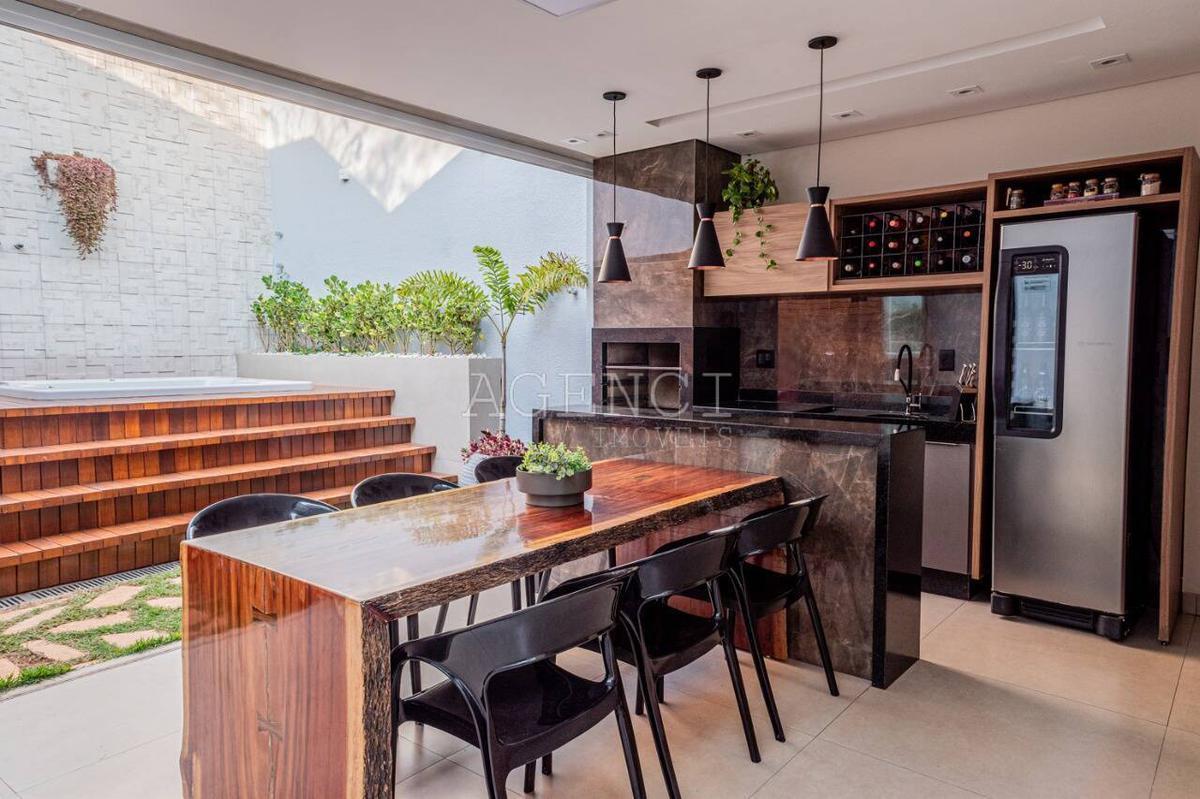 Casa, Cabral, 3 Quartos, 0 Vaga, 1 Suíte