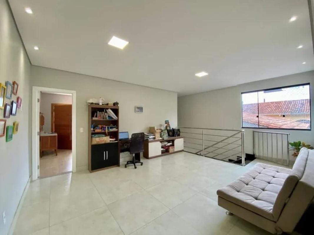 Casa, Planalto, 3 Quartos, 4 Vagas, 3 Suítes