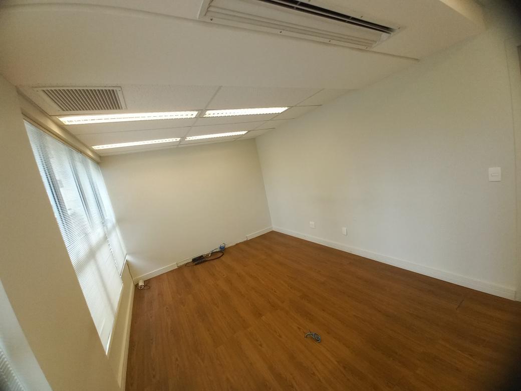 Sala, Savassi, 0 Quarto, 2 Vagas