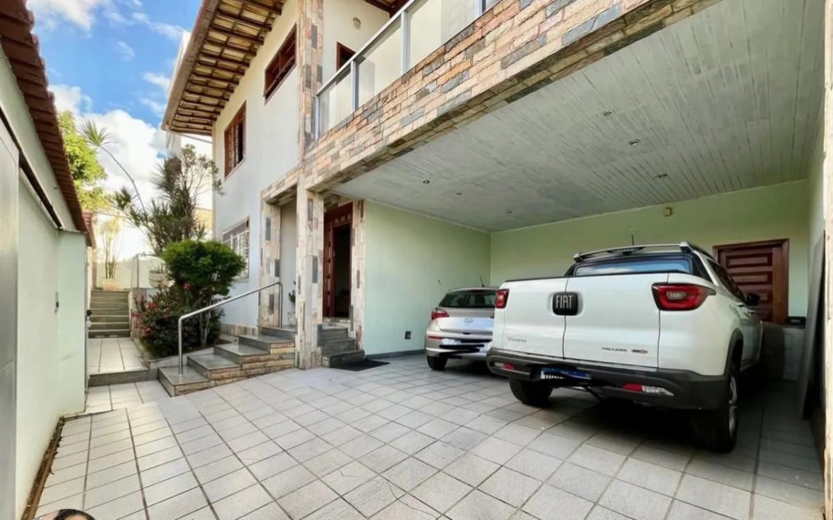 Casa, Nova Esperança, 4 Quartos, 4 Vagas, 1 Suíte