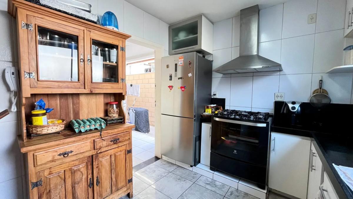 Casa, Buritis, 4 Quartos, 2 Vagas, 1 Suíte