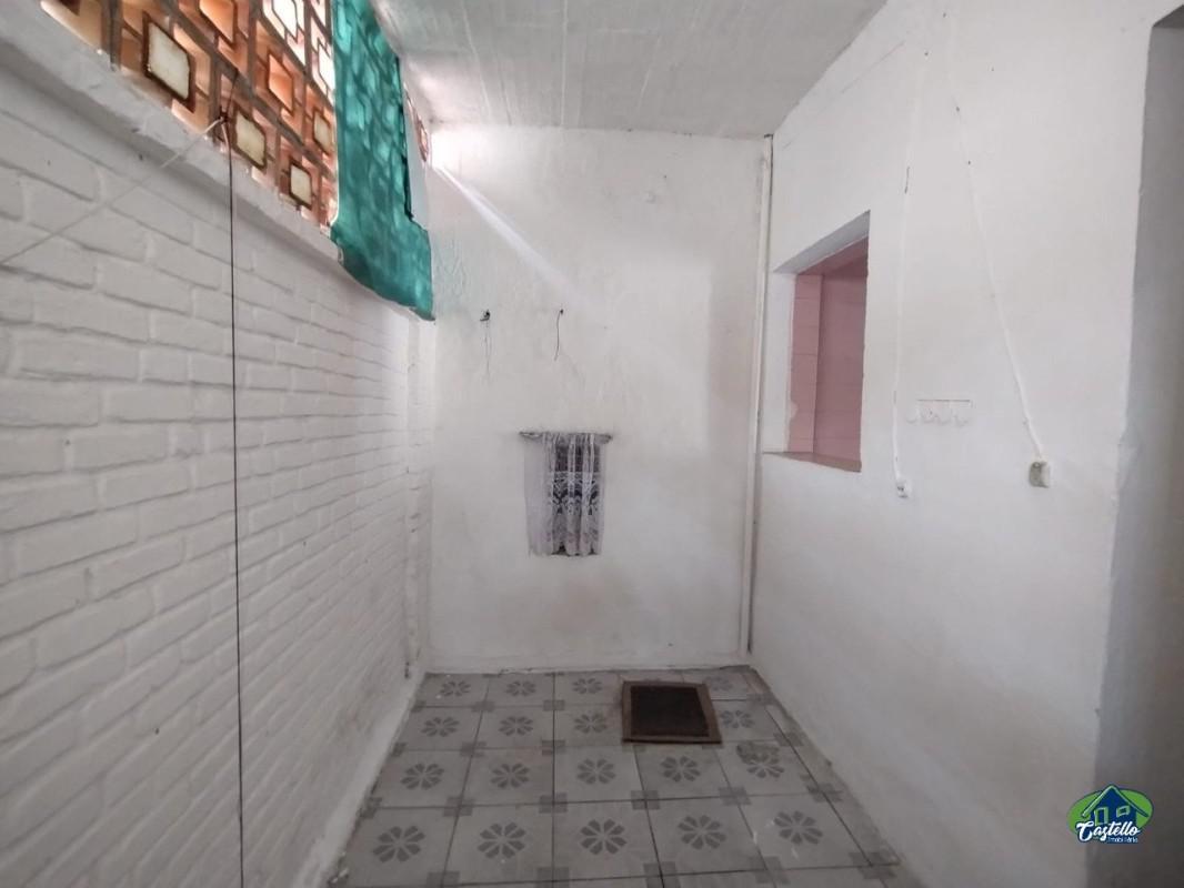 Casa, Cachoeirinha, 2 Quartos, 0 Vaga