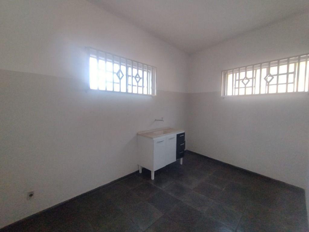 Prédio, Centro, 0 Quarto, 0 Vaga