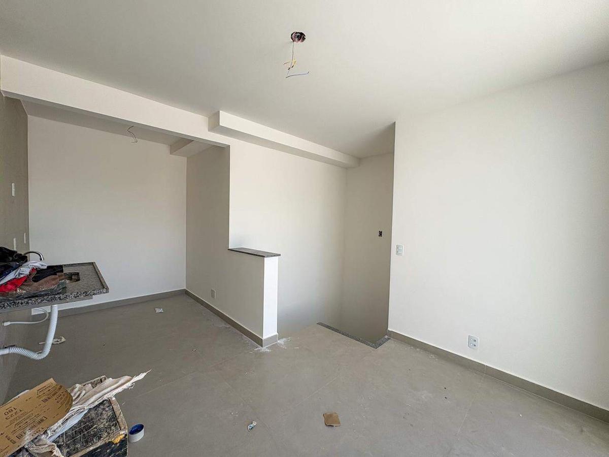 Cobertura, Jardim Industrial, 2 Quartos, 2 Vagas, 1 Suíte