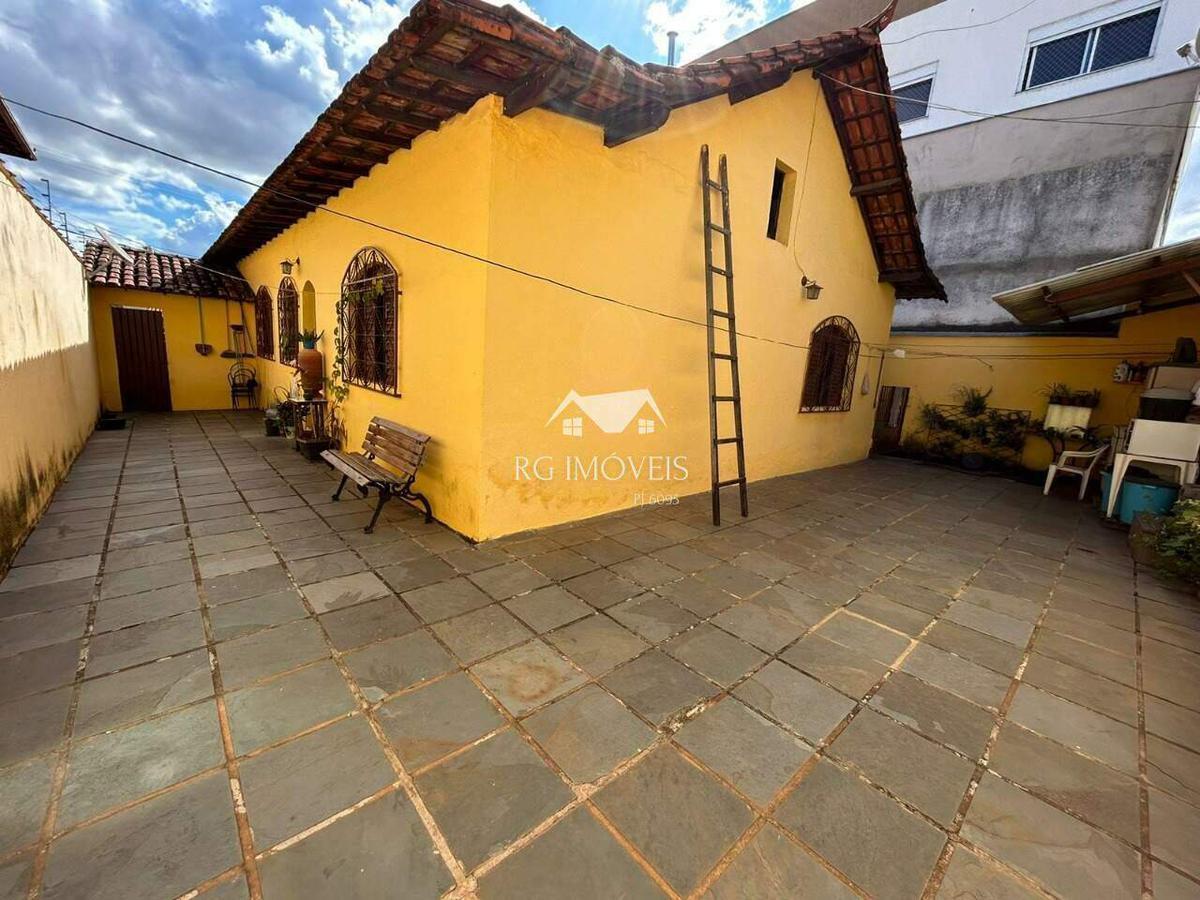 Casa, Milionários, 4 Quartos, 4 Vagas, 1 Suíte