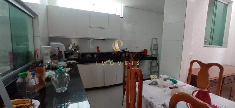 Casa, Colégio Batista, 2 Quartos, 2 Vagas, 1 Suíte