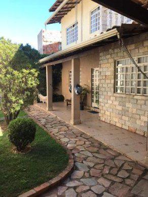 Casa, Trevo, 3 Quartos, 3 Vagas, 1 Suíte