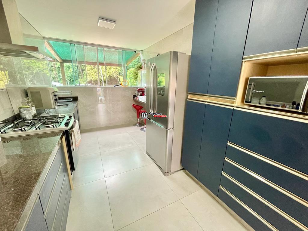 Casa, Trevo, 3 Quartos, 4 Vagas, 1 Suíte