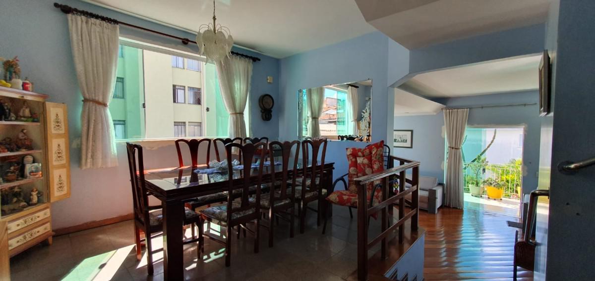Casa, João Pinheiro, 5 Quartos, 4 Vagas, 1 Suíte