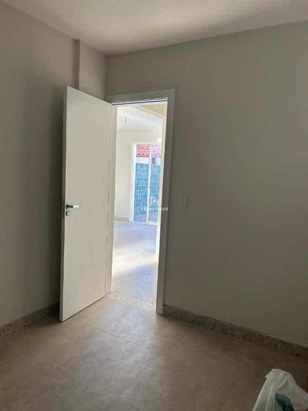 Apartamento, Castelo, 2 Quartos, 0 Vaga, 1 Suíte