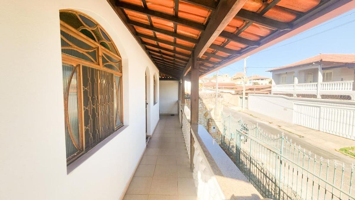 Casa, Vila Pérola, 3 Quartos, 2 Vagas, 1 Suíte
