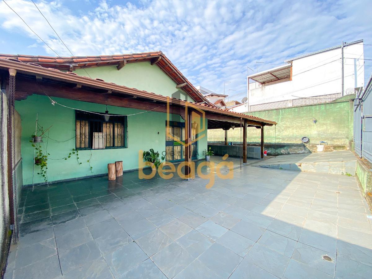 Casa, Parque Turistas, 3 Quartos, 8 Vagas, 2 Suítes
