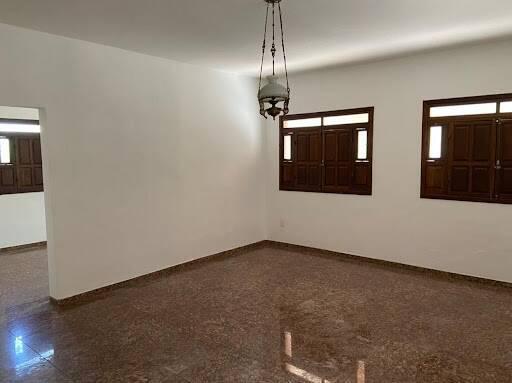 Casa, Funcionários, 4 Quartos, 5 Vagas, 2 Suítes