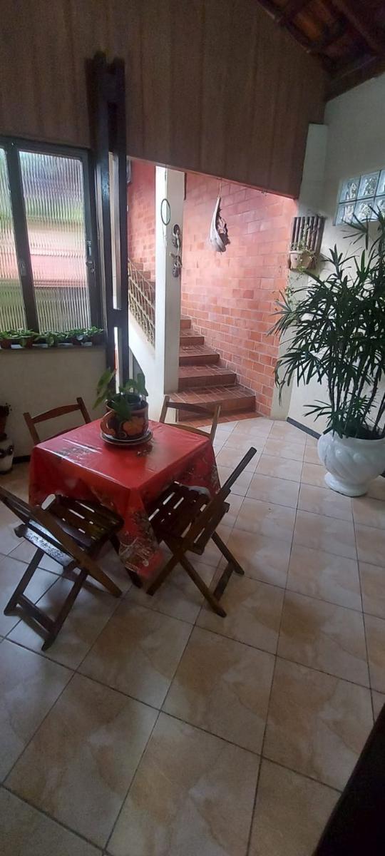 Casa, Petropolis, 3 Quartos, 2 Vagas, 1 Suíte