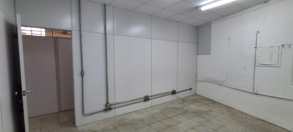 Galpão, Floresta, 0 Quarto, 6 Vagas