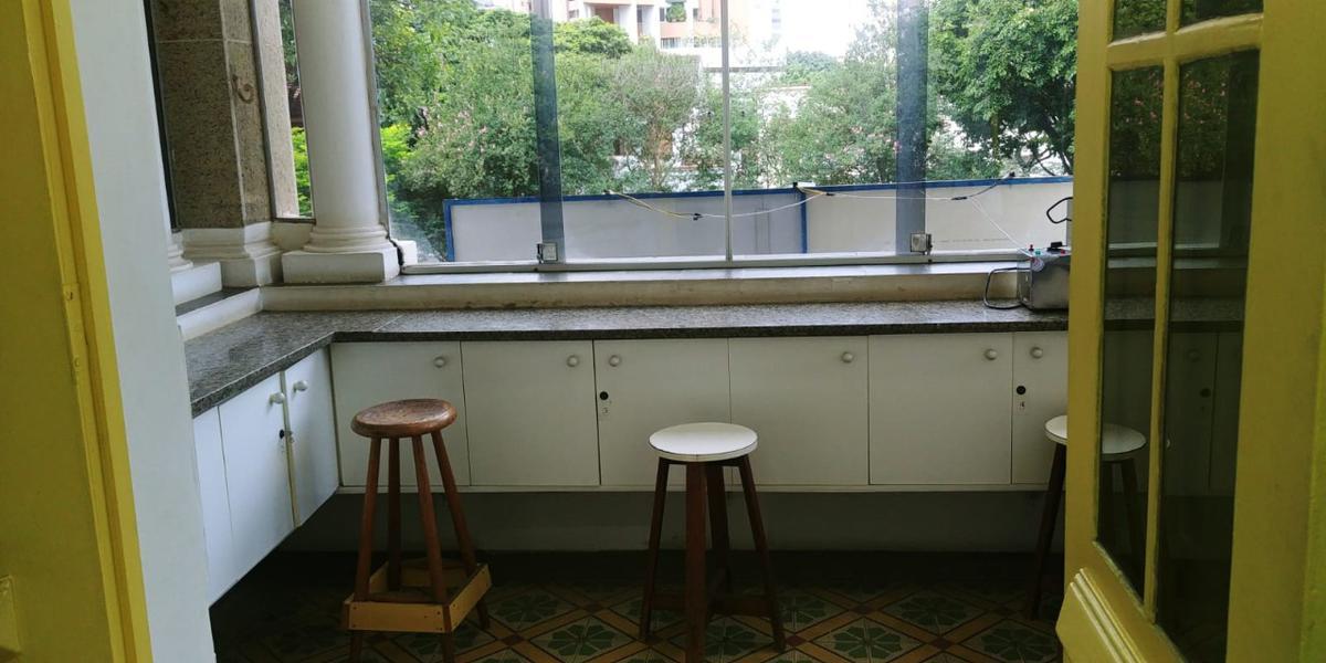 Casa Comercial, Funcionários, 0 Quarto, 10 Vagas